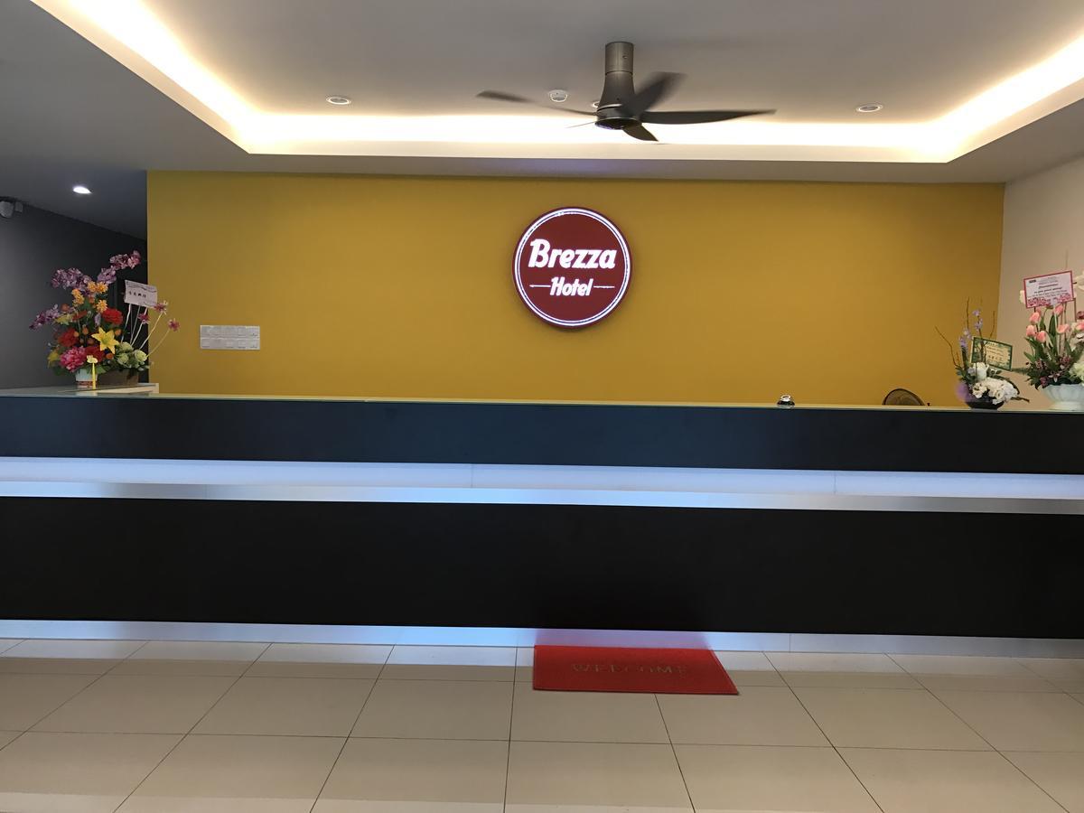 Brezza Hotel Sitiawan Extérieur photo